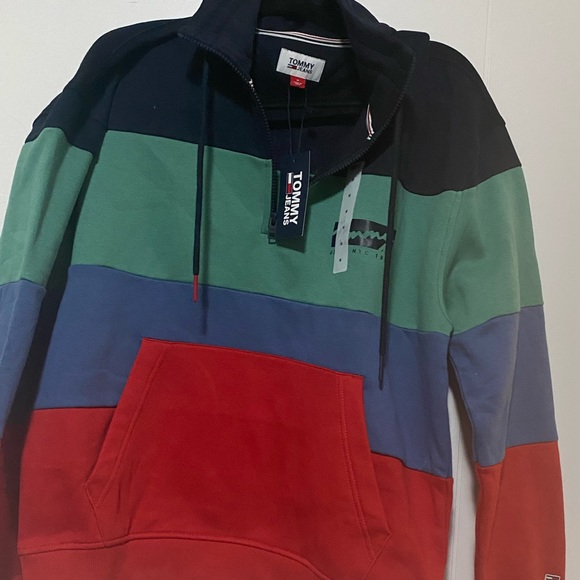 Tommy Hilfiger - Picture 2 of 2